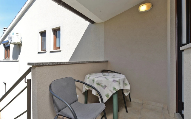 Apartment 589