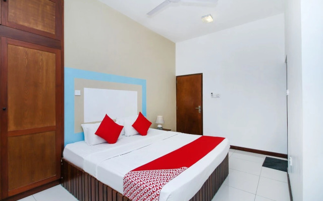 Oyo 387 Iddamal Apartments