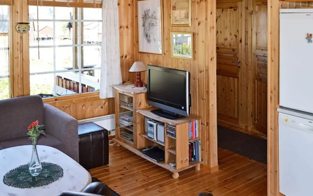 3 Person Holiday Home in Henningsvaer-by Traum