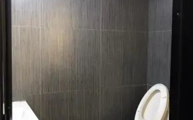 Rod Fai Fah Apartment