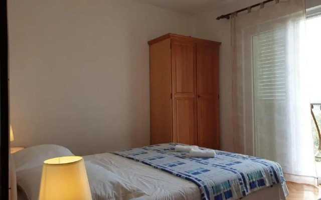 Nina - Free Private Parking - A3