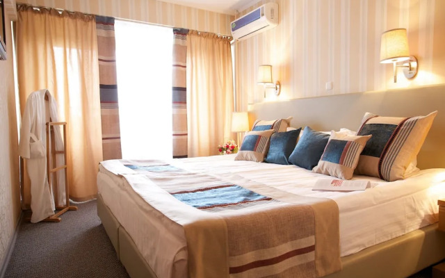 Club Hotel Dostuk