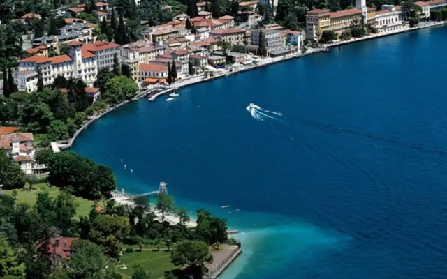 Lovely Flat With Shared Pool and Amazing Lake View