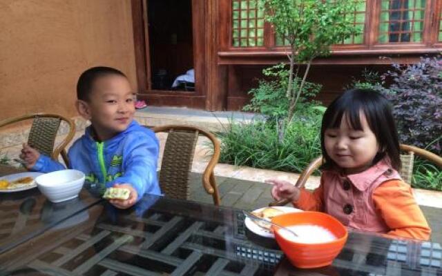 Lijiang Zhuge Inn