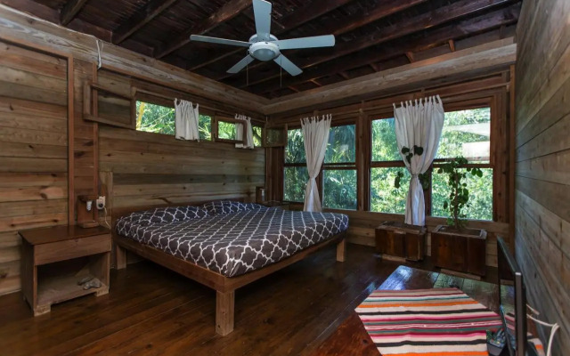 Roatan Bed & Breakfast Apartments