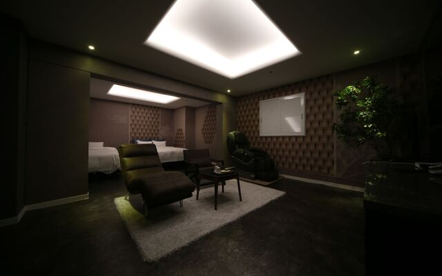 Drama Motel