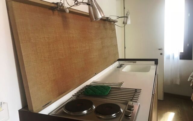 Contemporary Apartment in Venice FF