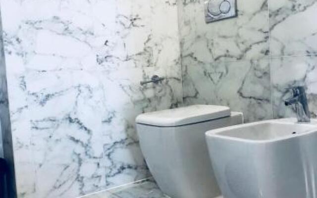 Mini ..Luxury Apartment..White