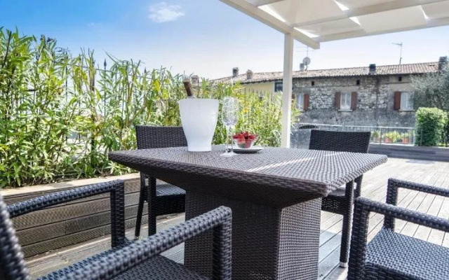 Polpenazze Halldis Apartments