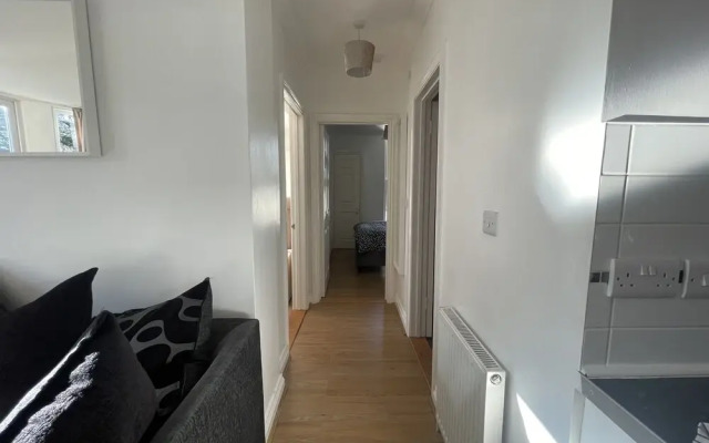 Modern 2 bed Apartment With sea Views