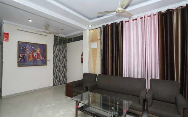OYO 10347 Hotel Deepak