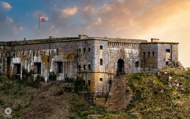 Spinnaker - Close to Town Sea Views