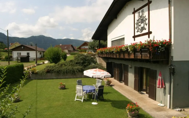 Spacious Apartment near Ski Area in Liebetig