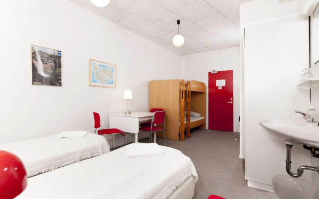 101 Guesthouse Hotel