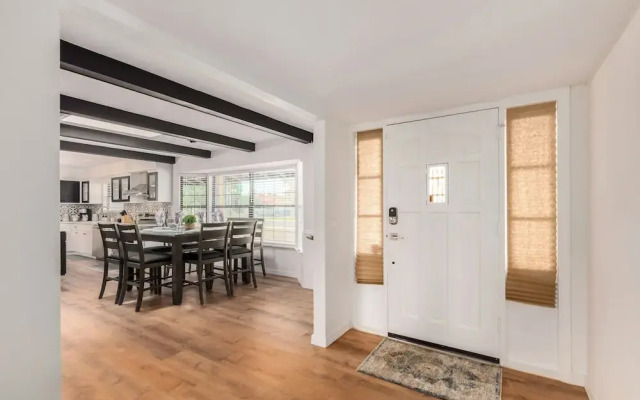 Glencove Mesa 4 Bedroom Home by RedAwning