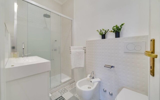 Large and Bright Flat in Prati /up to 9 Guests