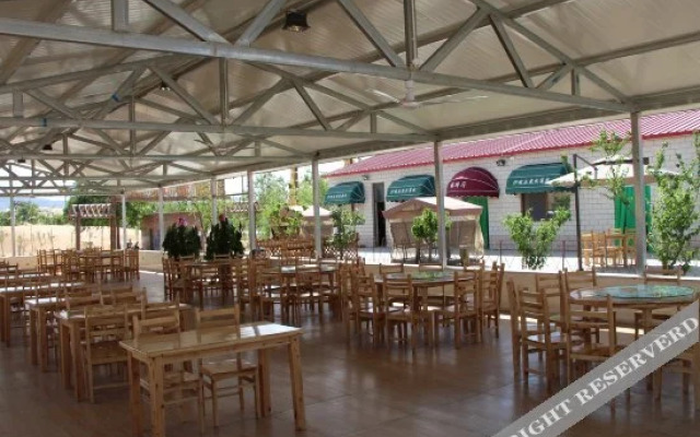 Shapotou Yanran Hostel