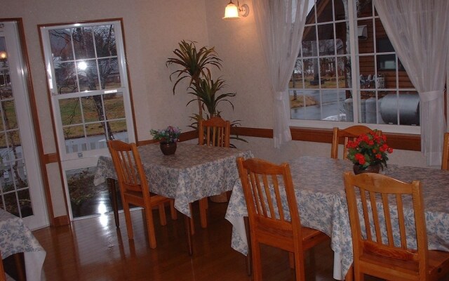 Resort Inn White Silver