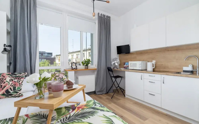 Cracow Solna Studio by Renters