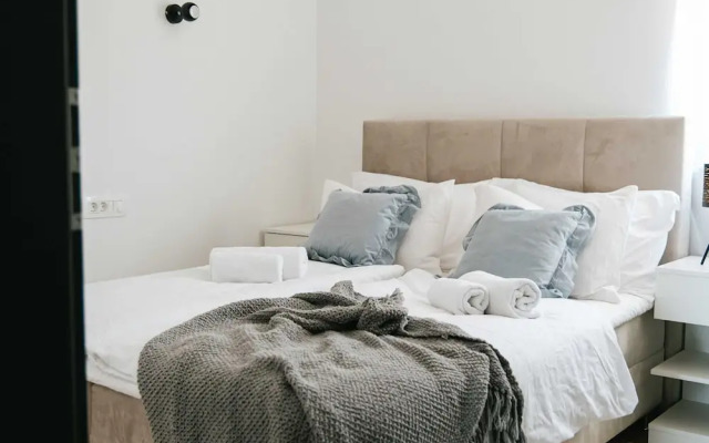 Villa La Ze - Three Bedroom Villa With Swimming Pool