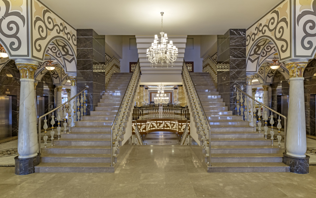 Royal Holiday Palace