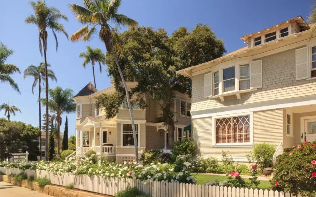 Cheshire Cat Inn & Cottages