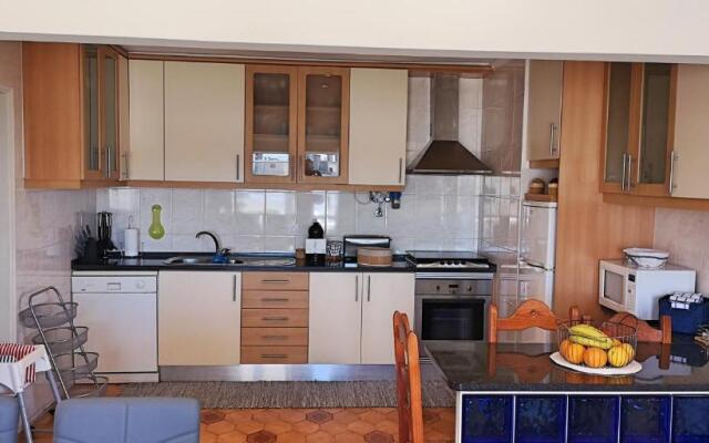 Penthouse T3 com Terraço e BBQ