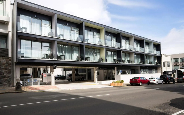 The Metrotel Motel