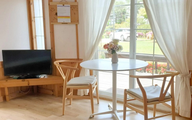 Yangyang Pinot Tree Pension