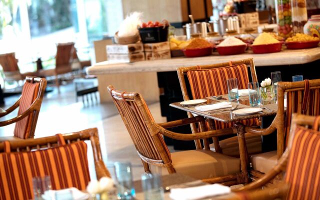 Lakeside Chalet - Mumbai, Marriott Executive Apartments