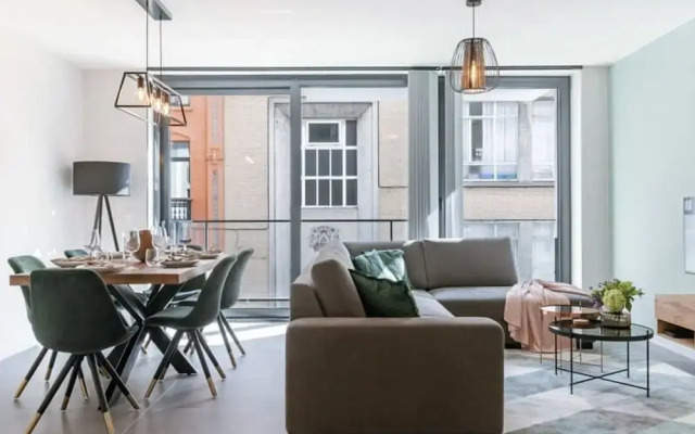 Modern Apartment for up to Five People