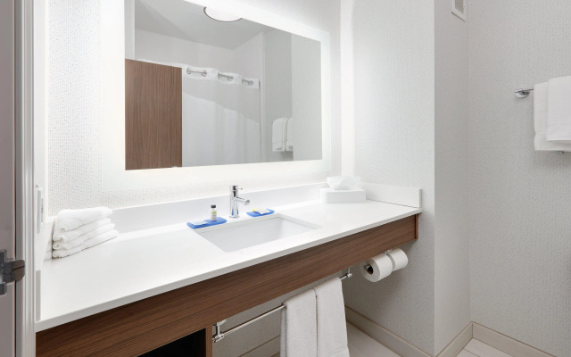 Holiday Inn Express Mitchell by IHG