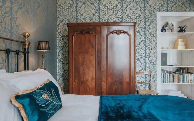 Five Sisters' Guest Suite