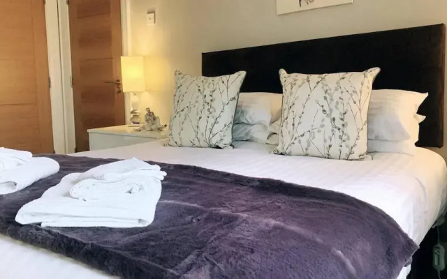 Warrenpoint Countryside House-3bedroom- Private Garden