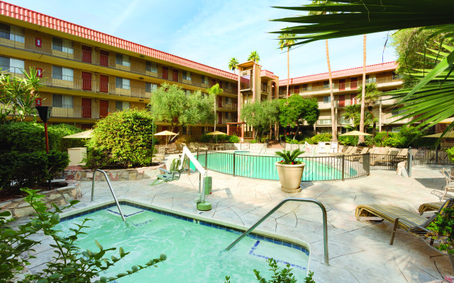 Motel 6 Phoenix, AZ – Sky Harbor