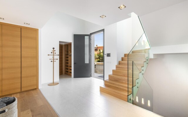 Villa first line beach, 6 bedrooms, private pool, Costabella, Marbella