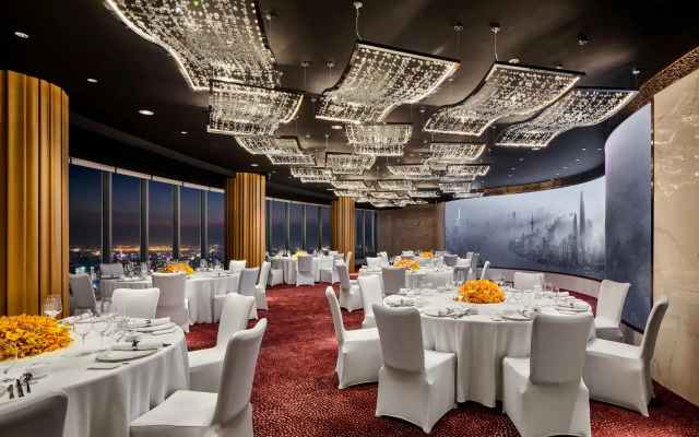 J Hotel, Shanghai Tower