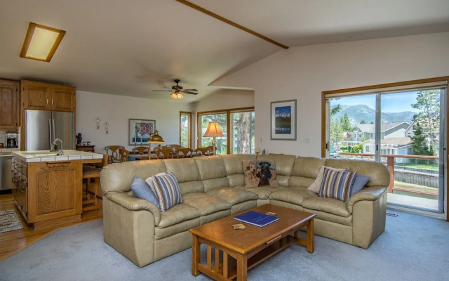 3BR 3BA Ideal Waterfront House South Lake Tahoe by RedAwning
