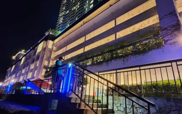 ZilleVille Studio Suite Seaview With Balcony at Imperium Residence