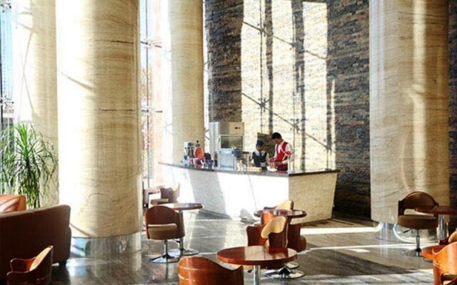 Chamran Grand Hotel
