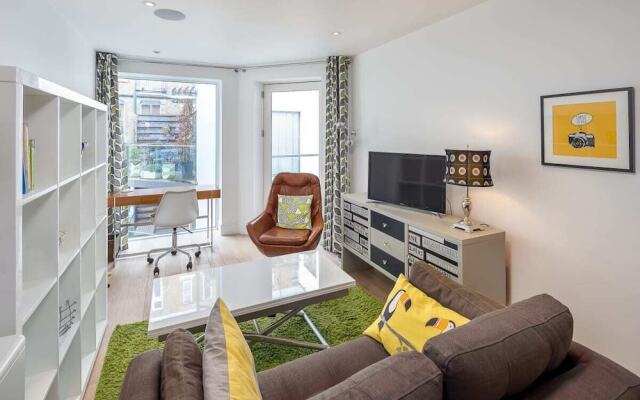 Funky Modern 1 bed in Trendy Clerkenwell W/balcony