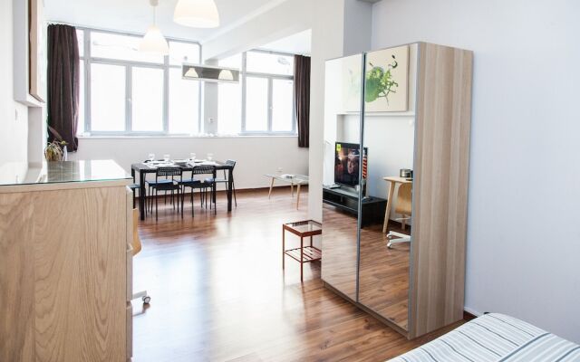 Modern-deluxe central apt in Athens