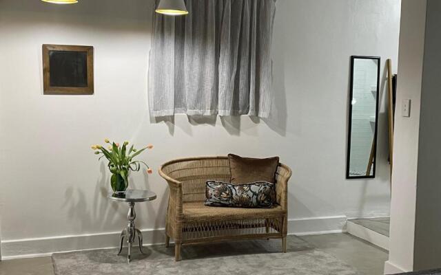 Spacious, light-filled BnB on 4th