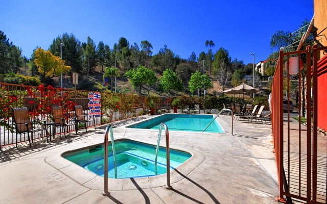 Comfort Suites Near Six Flags Magic Mountain