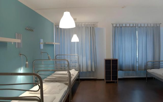 Station Hostel For Backpackers