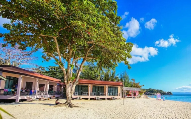 Crystal white sand resort