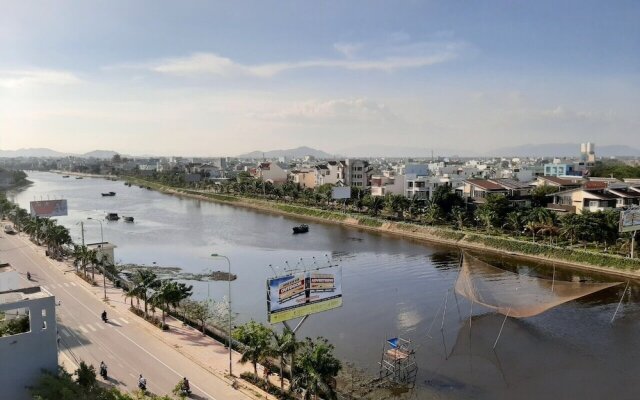 Dinh Huong Hotel