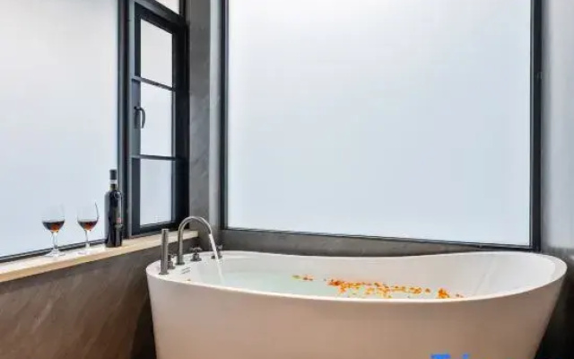 Huayu Smart Hotel (Emeishan High-Speed Rail Station Branch)