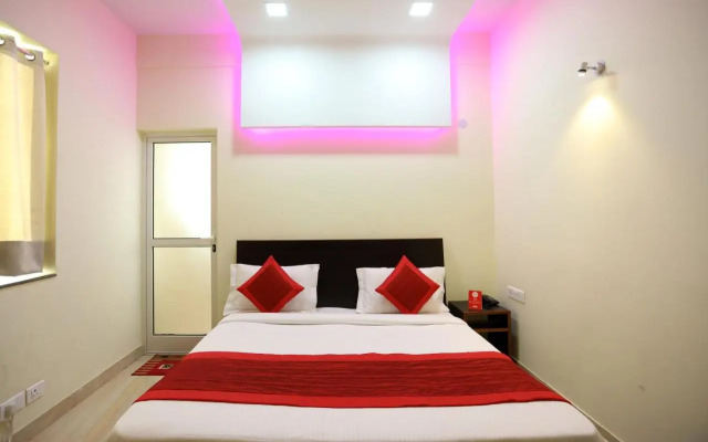 OYO 10889 Hotel Green Residency