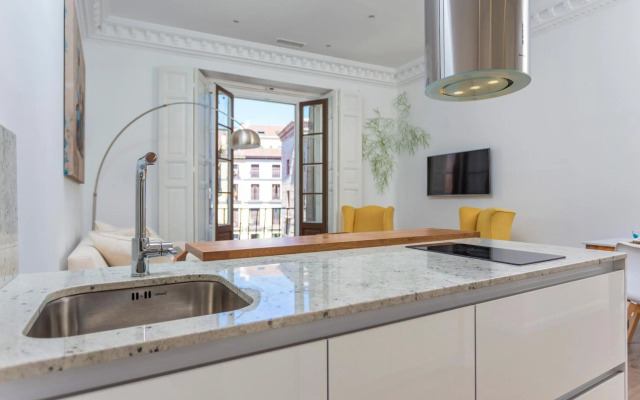 Puerta del Sol Center